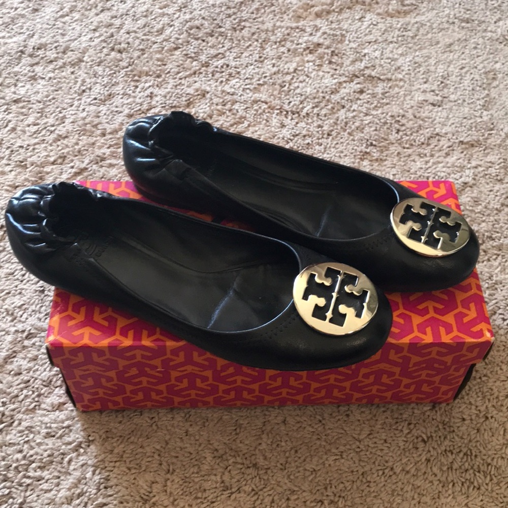 Tory Burch Reya Black Ballerina Flat - Silver Logo